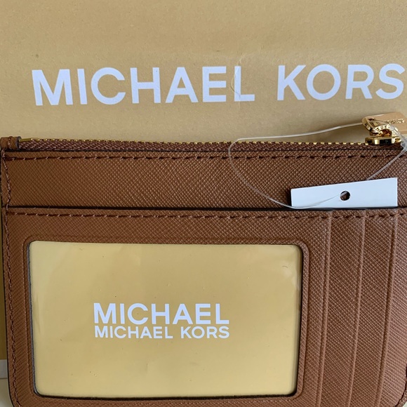 MICHAEL KORS JET SET TRAVEL COIN POUCH/KEYCHAIN - Picture 3 of 7